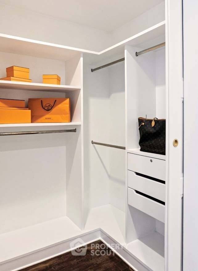 รูป คอนโด 3 ห้องนอน ขนาด 215 ตร.ม. ที่ Athenee Residence ใกล้ BTS เพลินจิต 200 ม. (ID 2737188) - รูปที่ 8/15