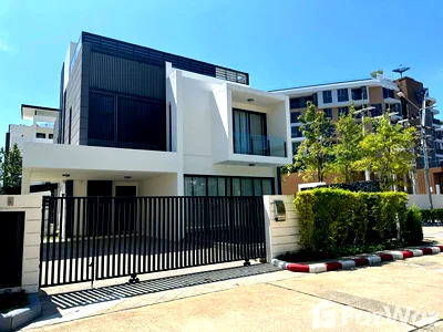 ขายบ้านเดี่ยว : Impeccably Renewed — A Garden Villa on a Generous Plot 6401900