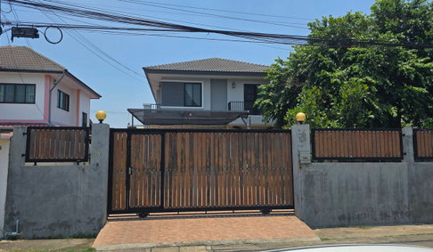 Call : 082-846-1196 ขายบ้านเดี่ยวดอนเมือง ซอยเทิดราชัน 23 แขวงสีกัน เขตดอนเมือง เนื้อที่ 96 ตารางวา 3 ห้องนอน 2 ห้องน้ำ ใกล้สนามบินดอนเมือง
