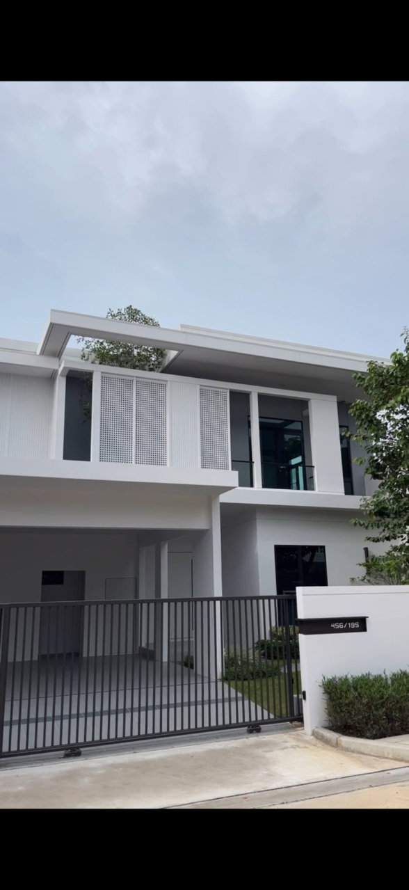 Houses for rent : ✨For rent Mantana Bangna Km.15✨LineID: @Propvel (with @ in front)✨