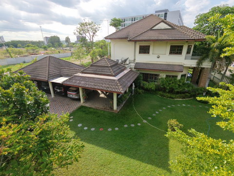ขาย บ้านเดี่ยวไม้สักทั้งหลัง บนที่ดิน 300 ตร.ว. หลัง Central อยุธยา เพียง 1.4 กม.