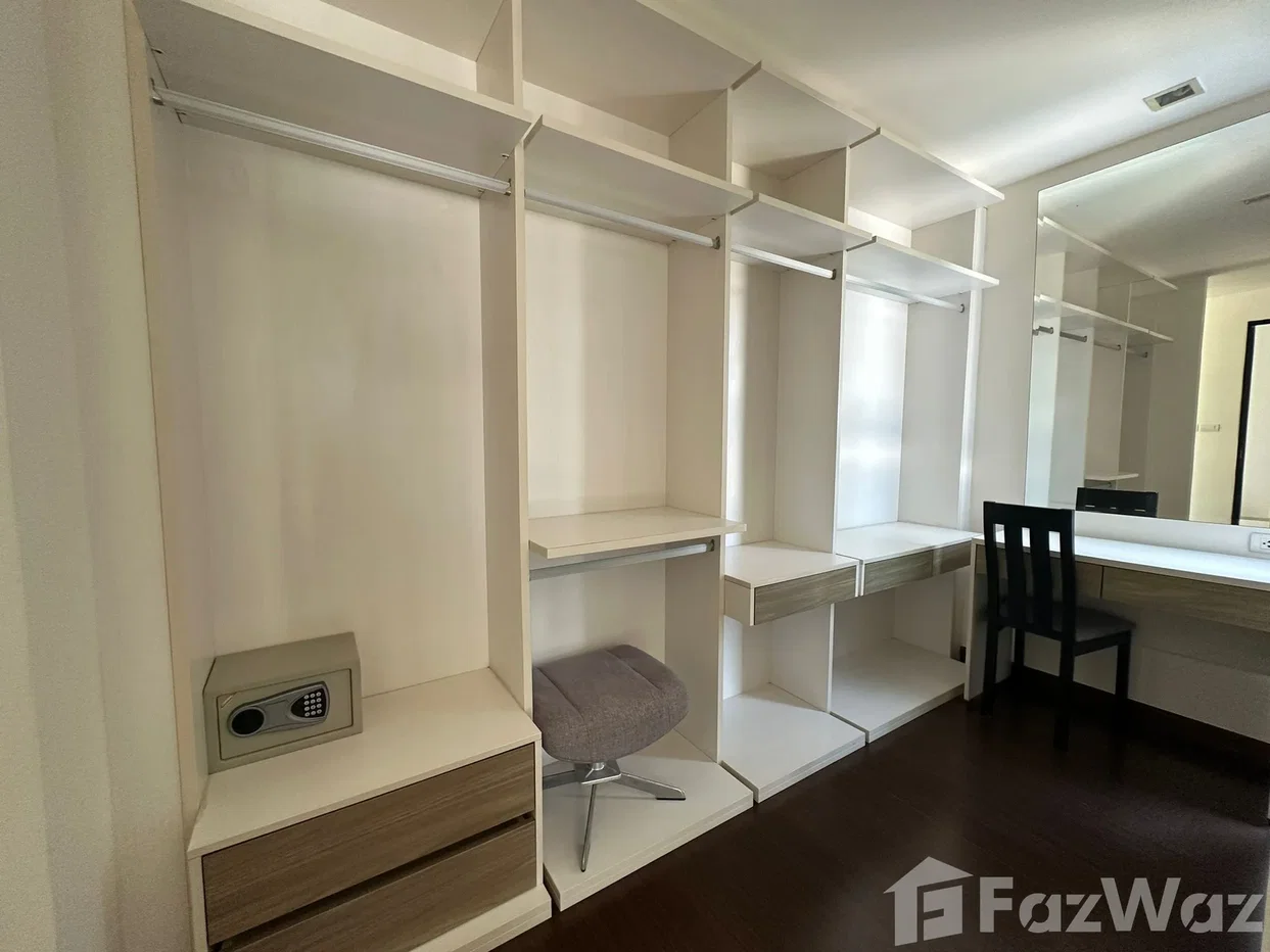 รูป Impeccably Renewed — A Garden Villa on a Generous Plot 6401900 - รูปที่ 18/36