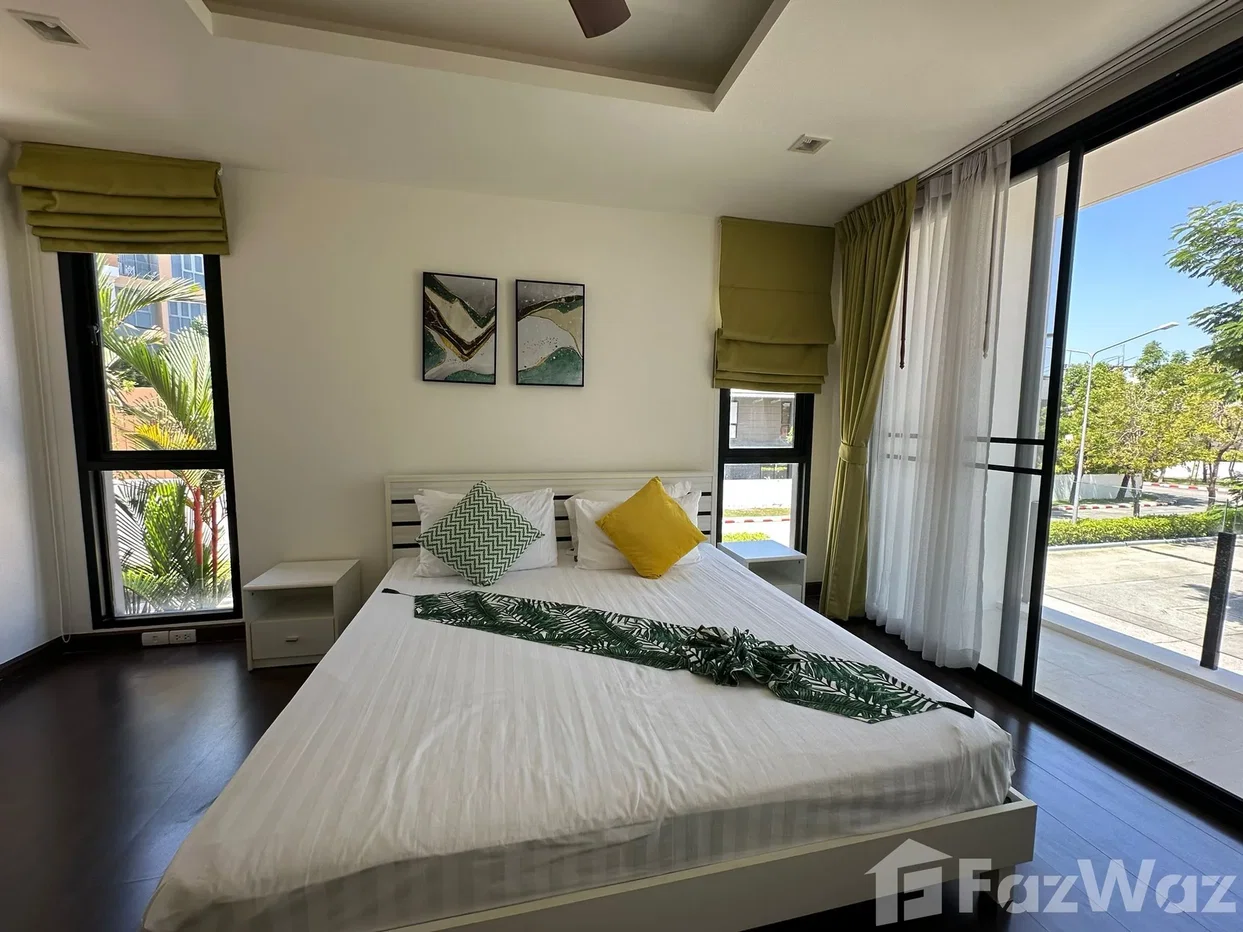 รูป Impeccably Renewed — A Garden Villa on a Generous Plot 6401900 - รูปที่ 17/36