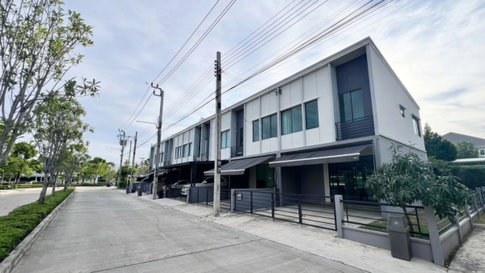 ขาย บ้านหลังมุม โครงการ! Pleno เวสต์เกต บ้านตัวอย่างตกแต่งครบ พร้อมอยู่ สนใจโทร 082-641-4199