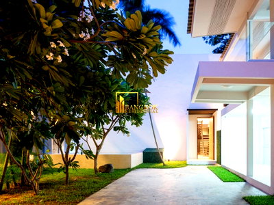 เช่าบ้านเดี่ยว ถนนเพชรบุรี กรุงเทพฯ : Remarkable 10 Bedroom Luxury House in Thonglor Area - BR27540SH