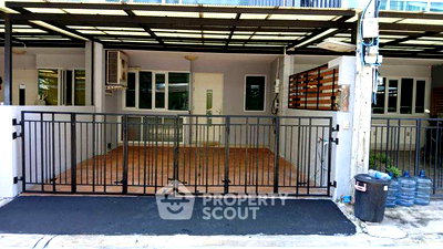 Townhouses for rent Boromarajonani College Of Nursing Noppharat Wachi : Pet-Friendly 3-BR Townhouse For Rent, iBox Village, Near Khlong Kum (ID 2950843)