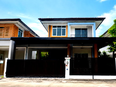 เช่าบ้านเดี่ยว ชลบุรี : ให้เช่าบ้านเดี่ยวใหม่ ม.ธาดาทาวน์ออร่า หนองค้อ ใกล้นิคมปิ่นทองศรีราชา