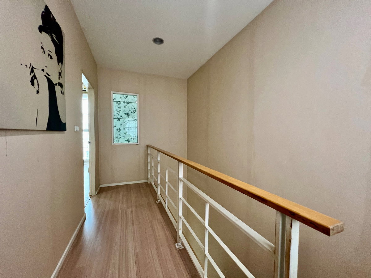 picture For Sale: 3-Storey Townhome at Baan Klang Muang Rama 9 – Motorway Move-in Ready | Fully Furnished | Prime Location Near Expressway and Airport - 23/32