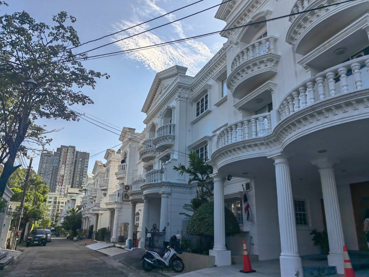 รูป ขายบ้านทาวเฮ้าส์ ในหมู่บ้านสุขุมวิทการ์เด้นซิตี้ ขนาด 64 ตรว. ถนนสุขุมวิท79 ห่าง BTSอ่อนนุช 500ม. - รูปที่ 2/18