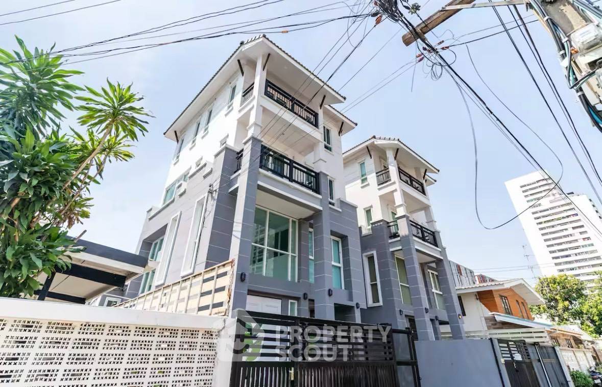 รูป ทาวน์เฮ้าส์ 3 ห้องนอน ให้เช่า สุขุมวิท คลองตันเหนือ ใกล้ BTS เอกมัย (ID 2953830) - รูปที่ 1/14