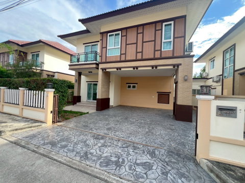 บ้านเดี่ยว หมู่บ้านแกรนด์ล้านนา เมอริเดียน