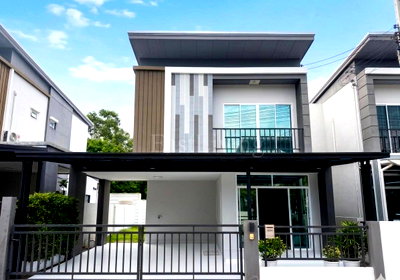 เช่าบ้านแฝด ชลบุรี : ให้เช่าบ้านแฝดหลังใหม่ ม.ทริโอทาวน์ อัสสัมชัญ ศรีราชา