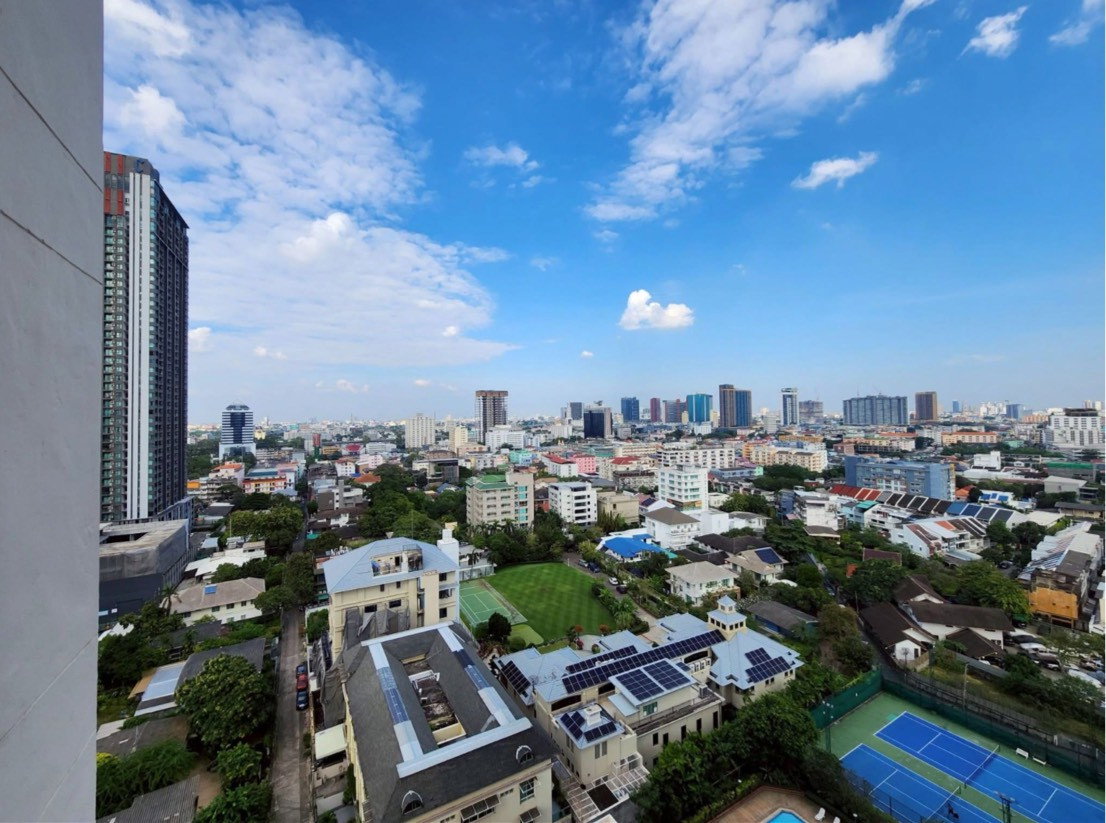 picture Tai Ping                      Towers  - 16/18