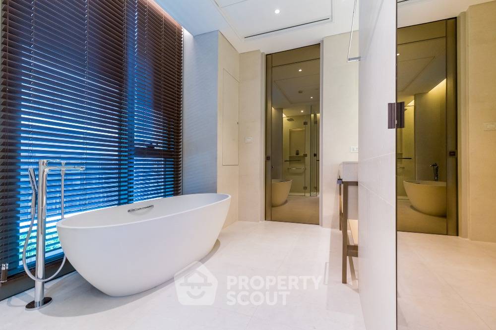 picture 126 Sqm 2-BR Condo At Baan Sindhorn Near BTS Ratchadamri (ID 1864134) - 16/48