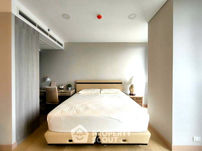 Condos for sale : Well-Priced 1-BR 34 Sqm At Siamese Exclusive Queens Near MRT Queen Sirikit (ID 2071559)