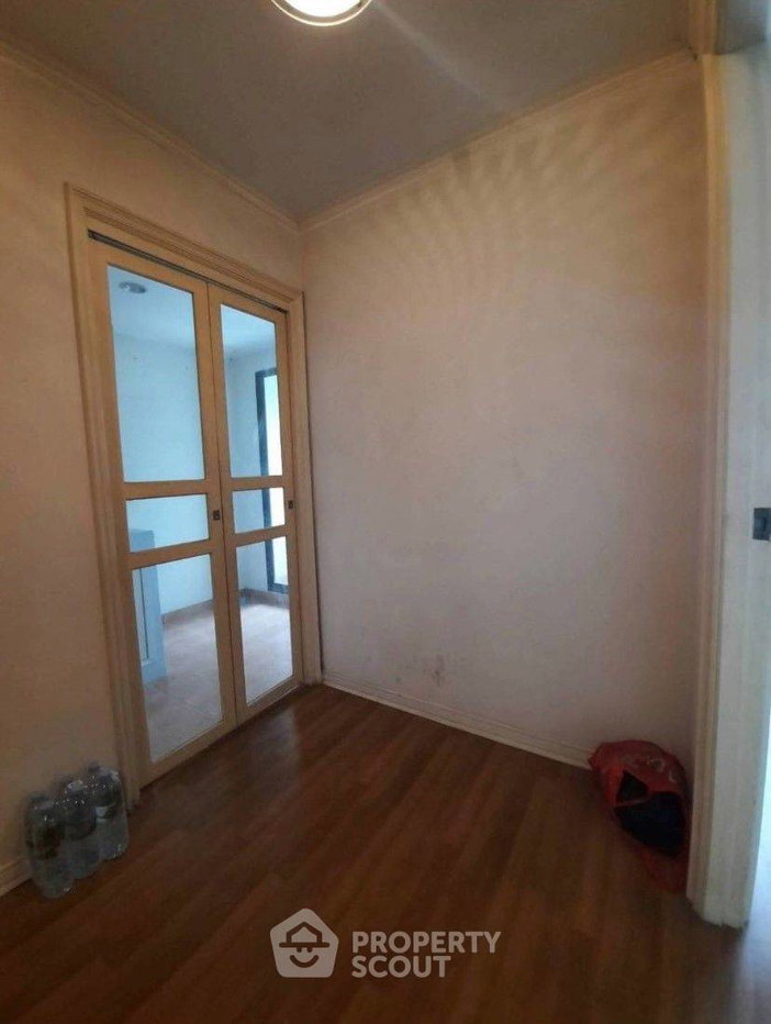 picture 1-BR Condo 41 Sqm On 4th Floor At Lumpini Place Narathiwas Ratchanakarin (ID 1166230) - 7/9