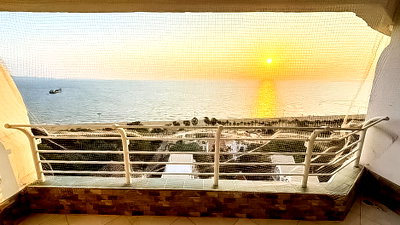 ขายคอนโด : Metro Jomtien Condotel Studio Condo for Sale Sea View