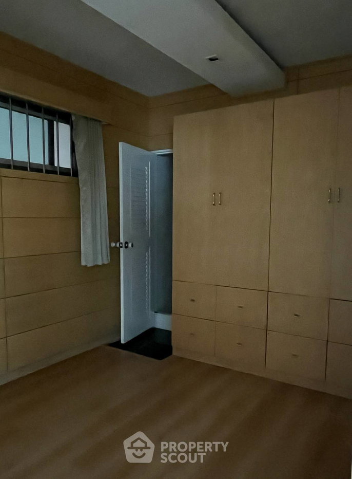 รูป คอนโด 3 ห้องนอน 133 ตร.ม. รอยัล แคสเซิล สุขุมวิท ใกล้ BTS พร้อมพงษ์ 400 ม. (ID 1985761) - รูปที่ 10/11