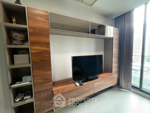 ใกล้ BTS เพลินจิต เพียง 100 เมตร | 1 ห้องนอน Noble Ploenchit (ID 2497937)