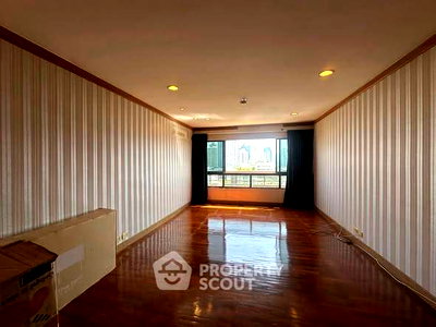 Condos for sale : 1-BR 60 Sqm Condo At Baan Ploenchit, 12th Floor Near BTS Nana (ID 2720398)