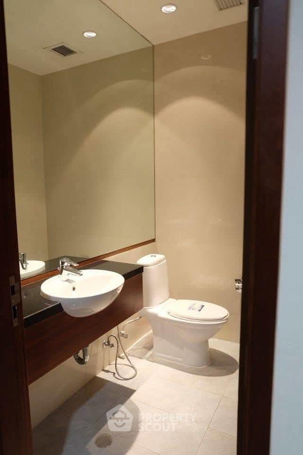 รูป คอนโด 3 ห้องนอน ทำเลดี ที่ Royal Residence Park ใกล้ BTS เพลินจิต 90 ม. (ID 1954077) - รูปที่ 9/9