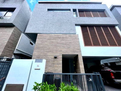บ้านเดี่ยวให้เช่า : 📣📣 ให้เช่า Parc Priva Rama 9 บ้านเดี่ยวหรู 3 ชั้น 4 ห้องนอน ใกล้ MRT ศูนย์วัฒนธรรม (พิมพ์ 0974164645,Line: JKJK4645 แทนการคลิกปุ่ม)