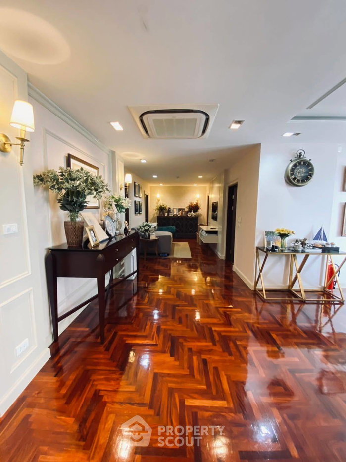 picture 3-BR 250 Sqm Condo At Benjasri Condominium, 12A Floor, BTS Phaya Thai (ID 2885205) - 28/42