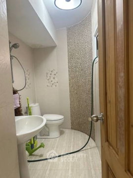 คอนโด 1 ห้องนอน 46 ตร.ม. ชั้นสูง 30 ที่ I.T.F. Silom Palace ใกล้ BTS ช่องนนทรี 400 ม. (ID 2260745)