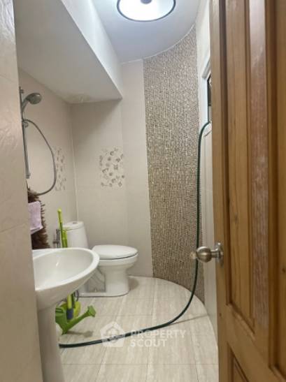 รูป คอนโด 1 ห้องนอน 46 ตร.ม. ชั้นสูง 30 ที่ I.T.F. Silom Palace ใกล้ BTS ช่องนนทรี 400 ม. (ID 2260745) - รูปที่ 1/12