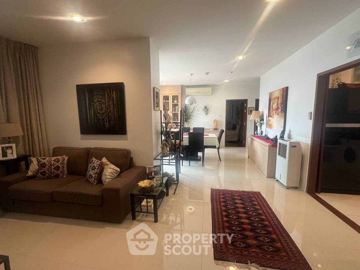 picture 24th-Floor 3-BR 201 Sqm For Sale At Sukhumvit City Resort, BTS Nana (ID 2072613) - 6/16