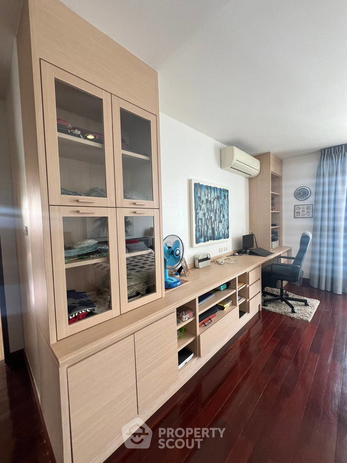 picture 24th-Floor 3-BR 201 Sqm For Sale At Sukhumvit City Resort, BTS Nana (ID 2072613) - 13/16