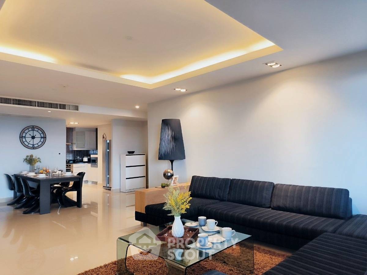 รูป คอนโด 2 ห้องนอน 148 ตร.ม. ขาย La Royale Beach Condo ใกล้พัทยา (ID 2132427) - รูปที่ 1/13