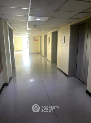 Condos for sale : 30th-Floor 1-BR I.T.F. Silom Palace For Sale Near BTS Chong Nonsi (ID 2260688)