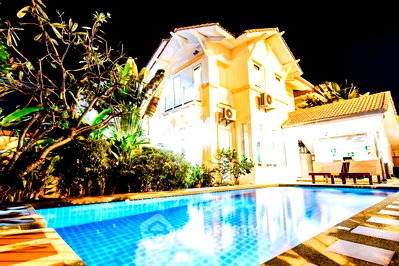 เช่าบ้านเดี่ยว ชลบุรี : วิลล่า 4 ห้องนอน ให้เช่า บ้านฟ้า ริมหาด วิลเลจ พัทยา (ID 2155352)