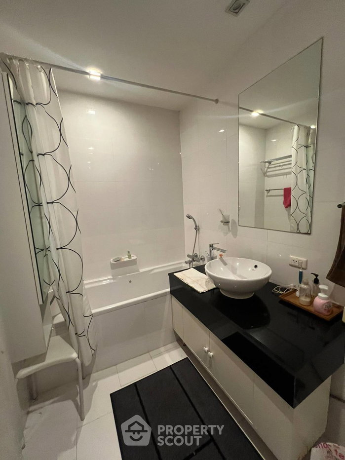 picture 24th-Floor 3-BR 201 Sqm For Sale At Sukhumvit City Resort, BTS Nana (ID 2072613) - 14/16