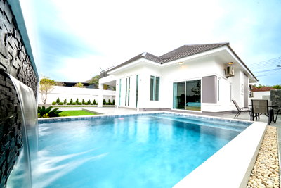 Houses for sale Frost Magical Ice of Siam : Pool House for Sale Nong Pla Lai Pattaya Fully Furnished