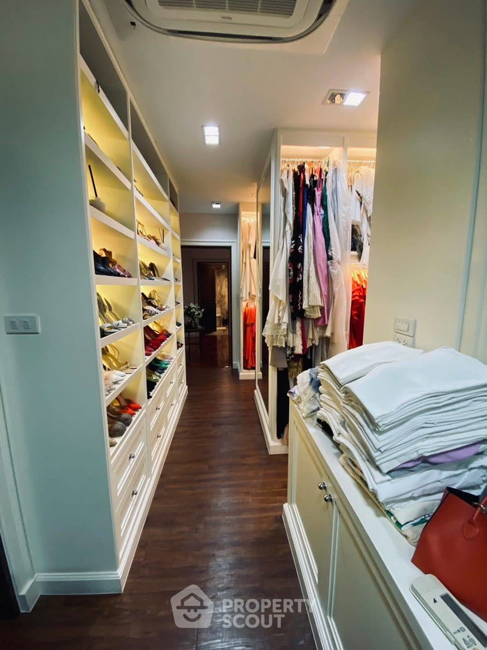 picture 3-BR 250 Sqm Condo At Benjasri Condominium, 12A Floor, BTS Phaya Thai (ID 2885205) - 4/42