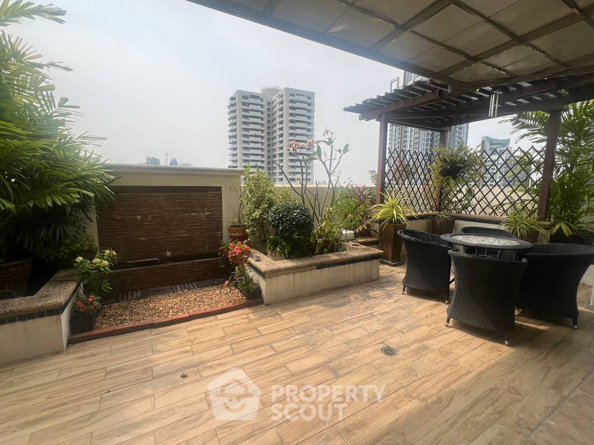 picture 24th-Floor 3-BR 201 Sqm For Sale At Sukhumvit City Resort, BTS Nana (ID 2072613) - 10/16