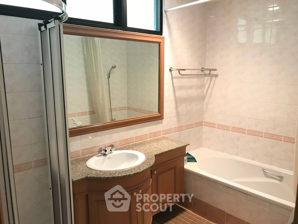 รูป ชั้น 34 ห้อง 3 ห้องนอน ขนาด 220 ตร.ม. Sathorn Gardens ใกล้ MRT สีลม (ID 2884960) - รูปที่ 11/15
