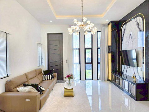 Modern Luxury Single House for Rent East Pattaya