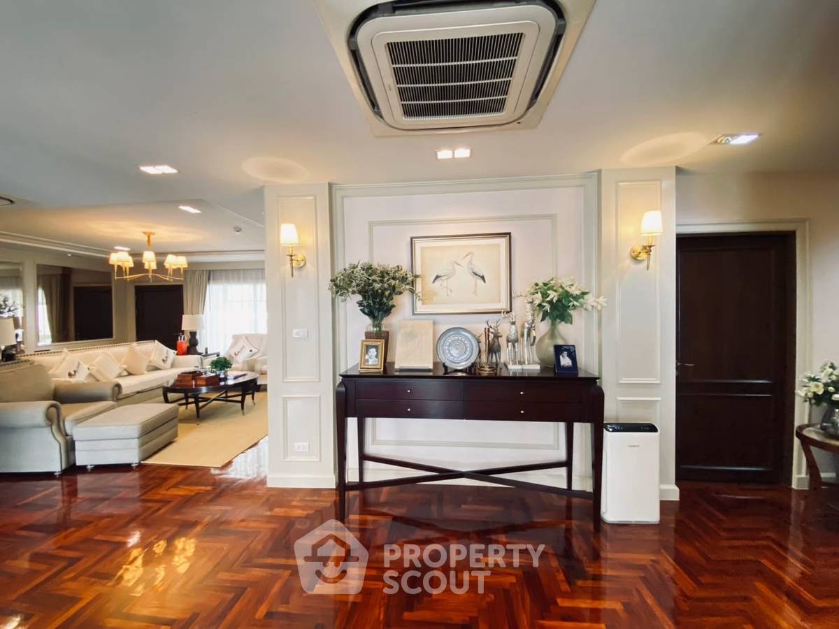 picture 3-BR 250 Sqm Condo At Benjasri Condominium, 12A Floor, BTS Phaya Thai (ID 2885205) - 29/42