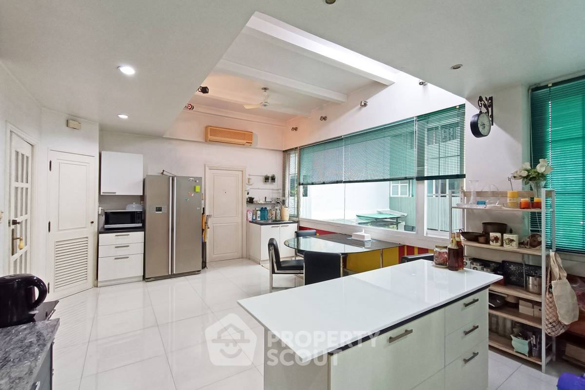 รูป คอนโด 4 ห้องนอน 410 ตร.ม. โครงการ พรีเมียร์ คอนโดมิเนียม ใกล้ BTS พร้อมพงษ์ 300 ม. (เลี้ยงสัตว์ได้) (ID 1357274) - รูปที่ 5/20
