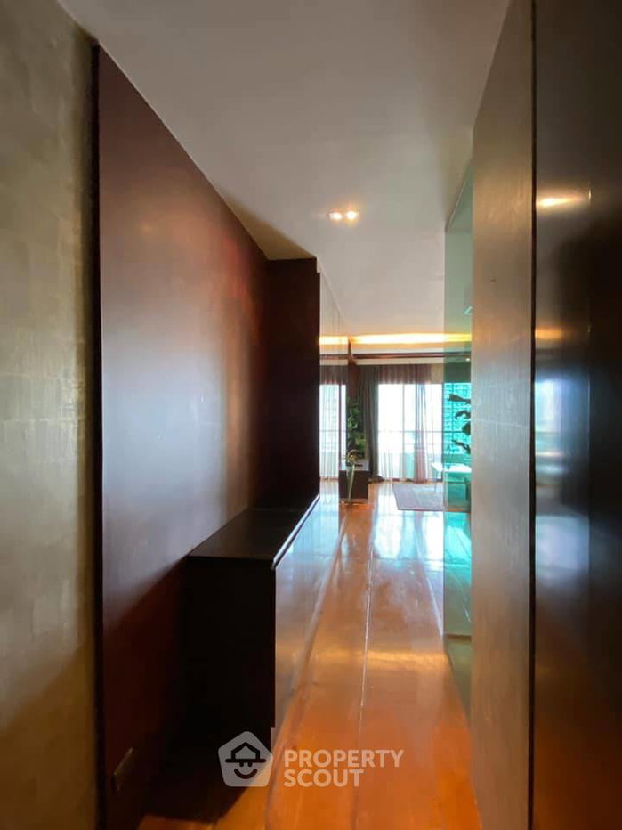 รูป คอนโด 1 ห้องนอน ชั้นสูง 23 ห้องใหญ่ 105 ตร.ม. สาทร การ์เดนส์ ใกล้ MRT สีลม (ID 2487613) - รูปที่ 5/10