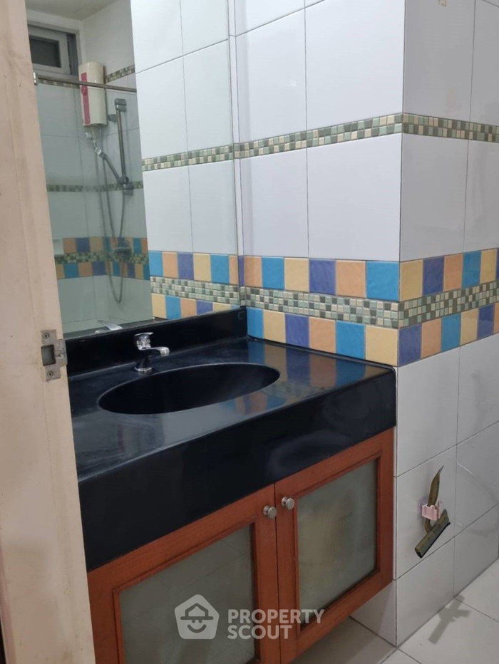 picture 1-BR Condo The Rich Condo, High-Floor 16th (Near Nong Hoi) (ID 711235) - 8/14