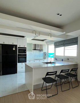 3-BR 133 Sqm Condo At Royal Castle Sukhumvit, 400m To BTS Phrom Phong (ID 1985761)