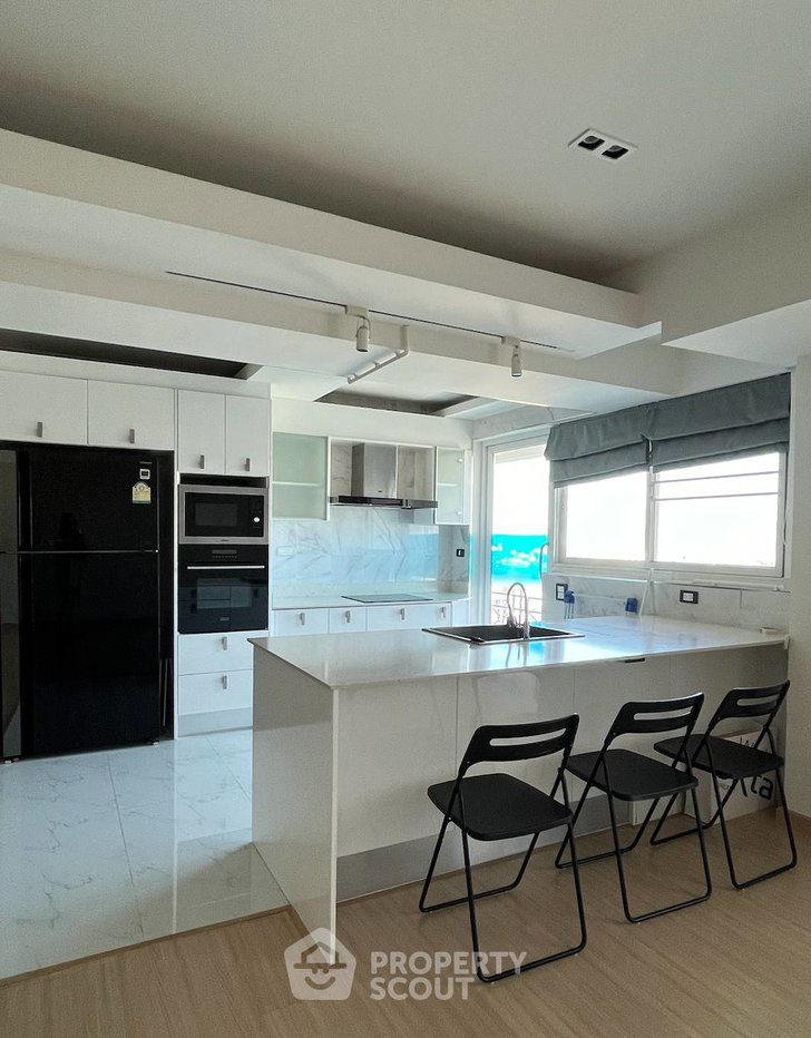 รูป คอนโด 3 ห้องนอน 133 ตร.ม. รอยัล แคสเซิล สุขุมวิท ใกล้ BTS พร้อมพงษ์ 400 ม. (ID 1985761) - รูปที่ 1/11