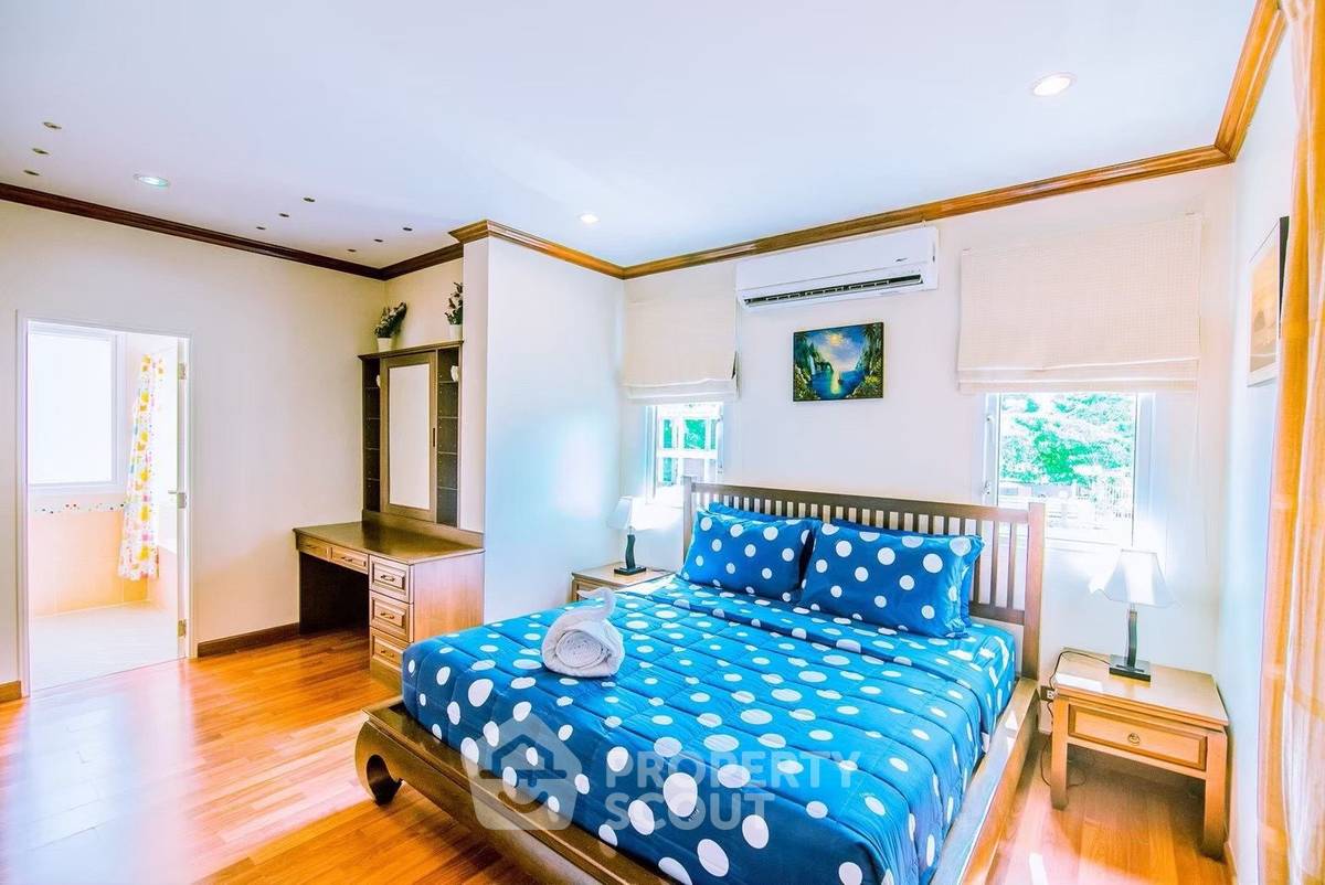 รูป วิลล่า 4 ห้องนอน ให้เช่า บ้านฟ้า ริมหาด วิลเลจ พัทยา (ID 2155352) - รูปที่ 9/12