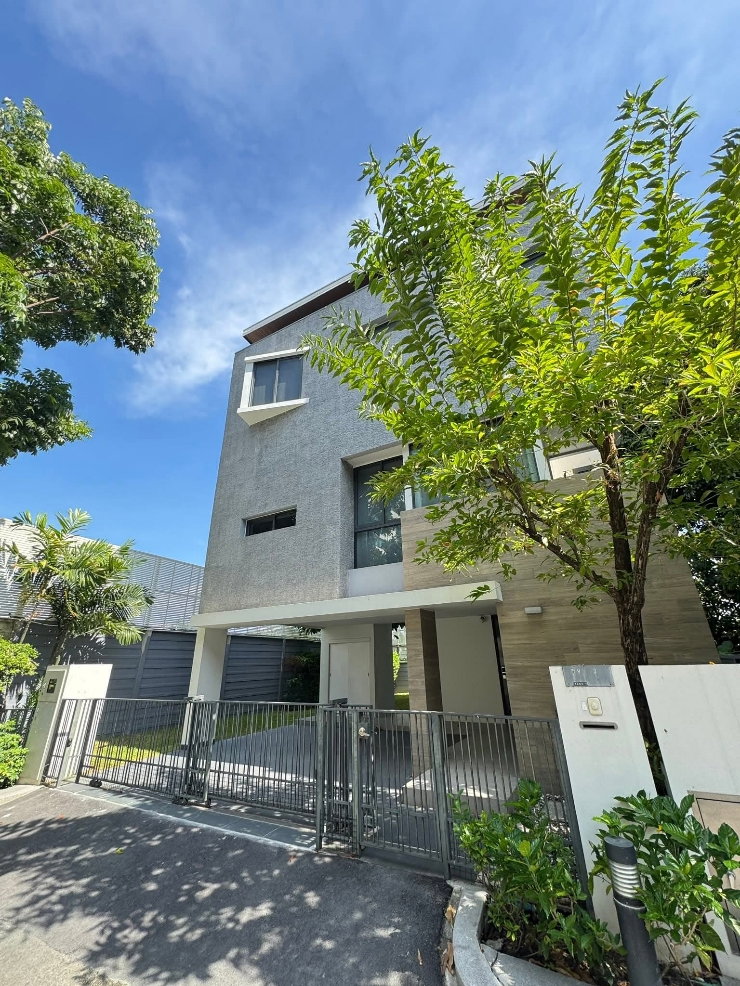 Houses for rent : 📣📣For rent Parc Priva Rama 9, a luxurious 3-story detached house with 4 bedrooms, near MRT Thailand Cultural Centre. (Tel:0974164645,Line: JKJK4645)
