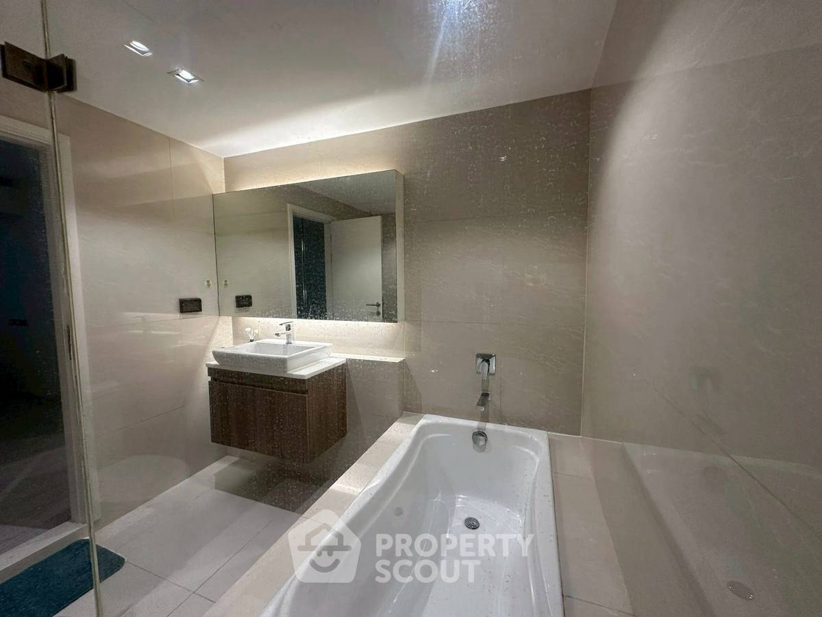 picture 2-BR 58 Sqm Condo At Vtara 36, Near BTS Thong Lor (ID 2952777) - 11/16
