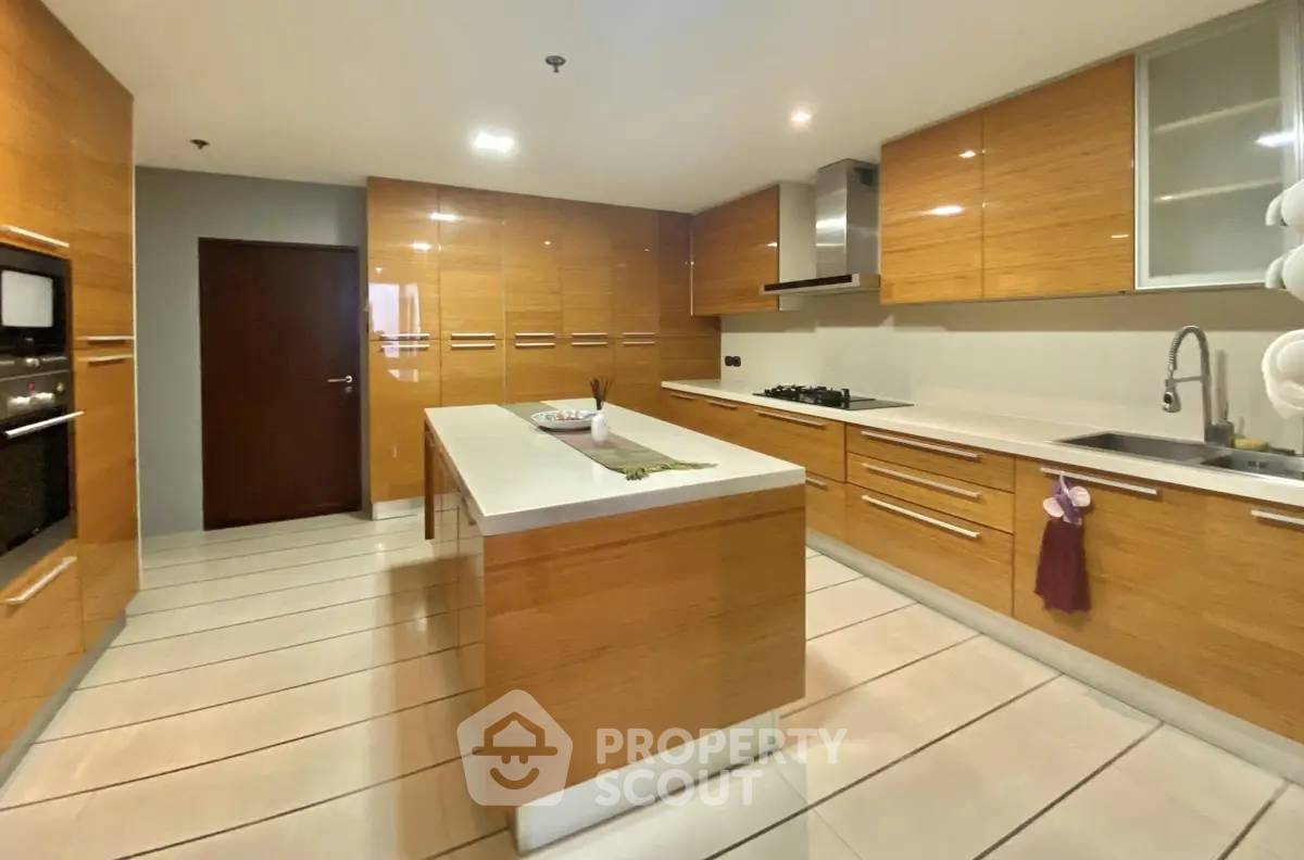 รูป คอนโด 3 ห้องนอน 315 ตร.ม. ชั้นสูง ขายที่ Kallista Mansion ใกล้ ARL Makkasan (ID 2873585) - รูปที่ 9/22